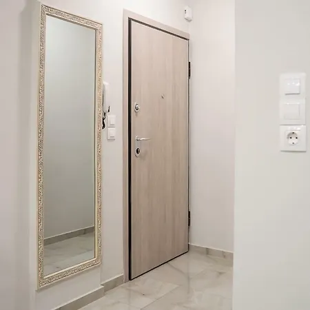 City Centre Apartment *